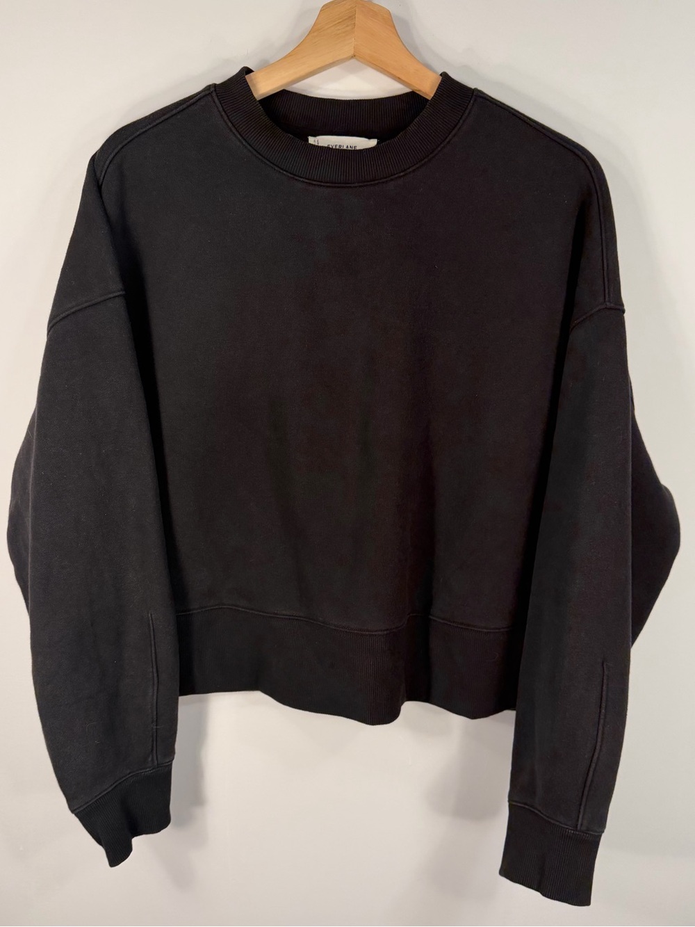 Everlane Black Crewneck Sweatshirt - Minimal Pullover
